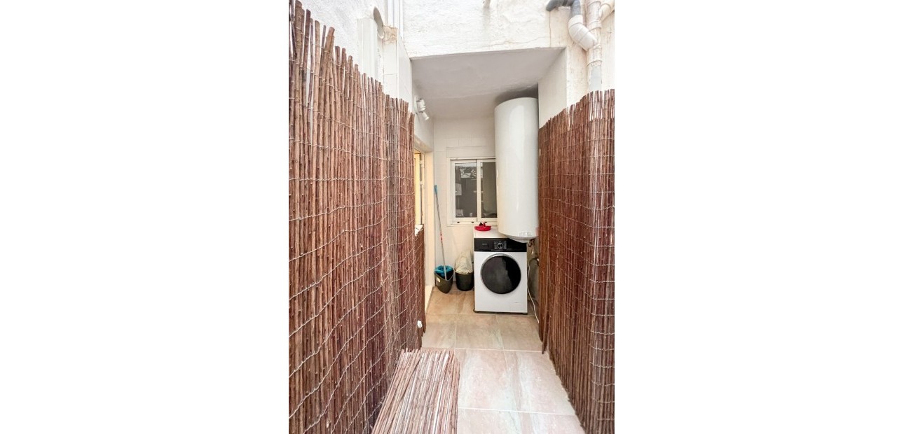 Herverkoop - 1. Apartment / flat -
Playa Del Cura - Torrevieja