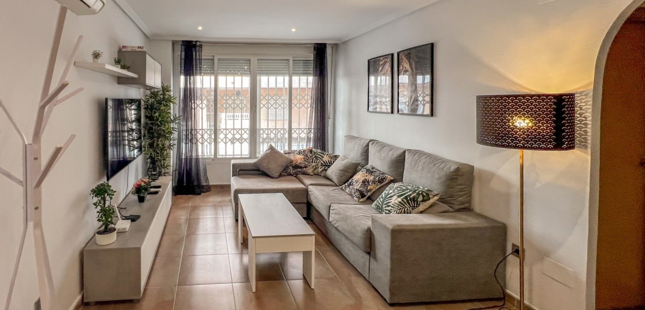 Herverkoop - 1. Apartment / flat -
Playa Del Cura - Torrevieja