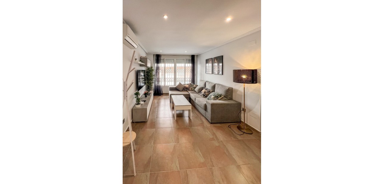 Herverkoop - 1. Apartment / flat -
Playa Del Cura - Torrevieja