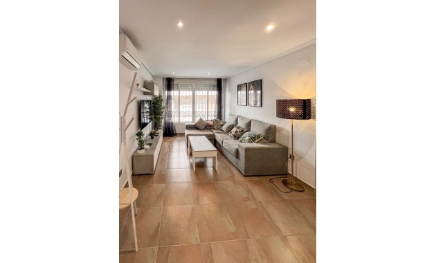 Herverkoop - 1. Apartment / flat -
Playa Del Cura - Torrevieja