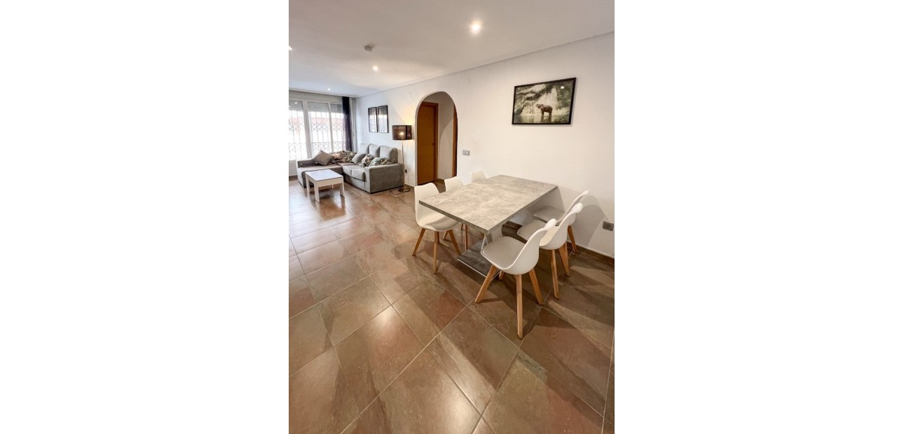 Herverkoop - 1. Apartment / flat -
Playa Del Cura - Torrevieja