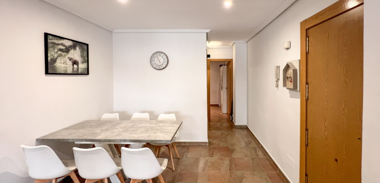 Herverkoop - 1. Apartment / flat -
Playa Del Cura - Torrevieja