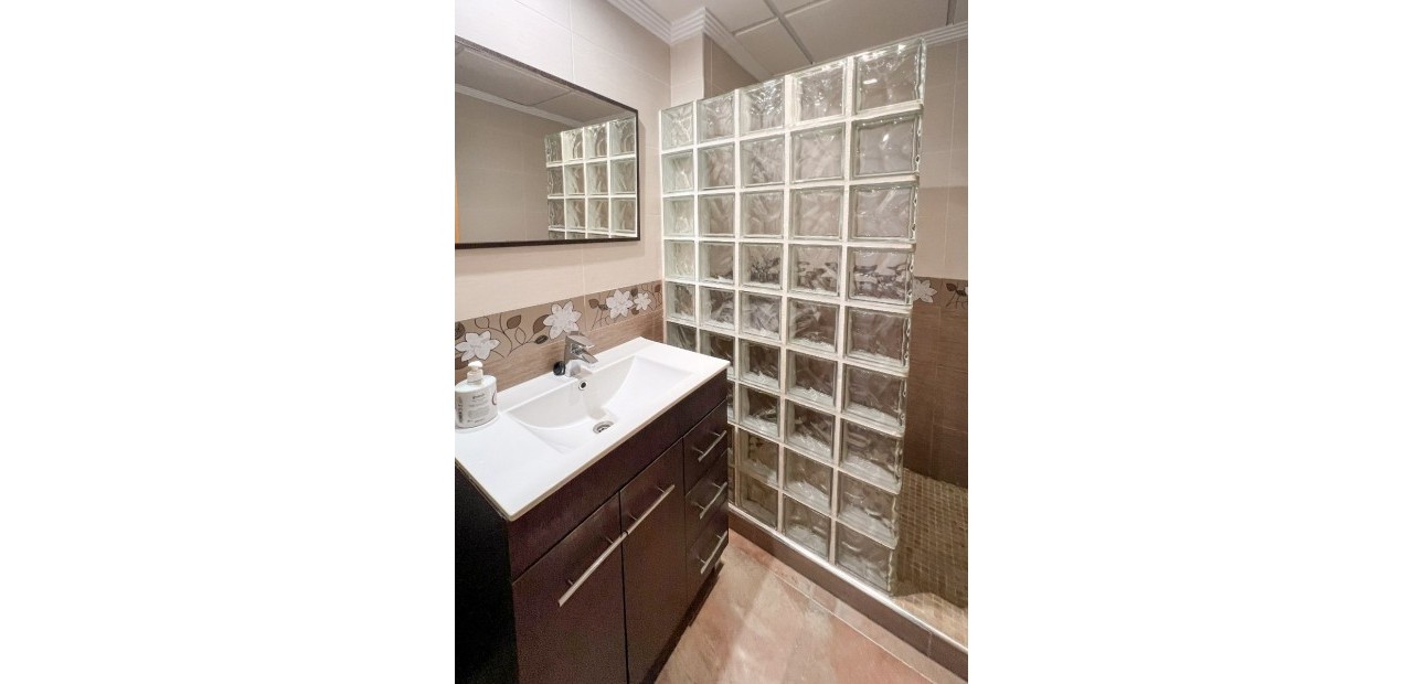 Herverkoop - 1. Apartment / flat -
Playa Del Cura - Torrevieja