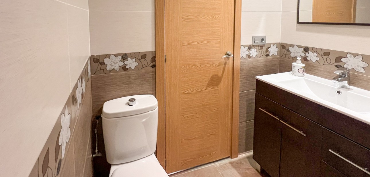 Herverkoop - 1. Apartment / flat -
Playa Del Cura - Torrevieja