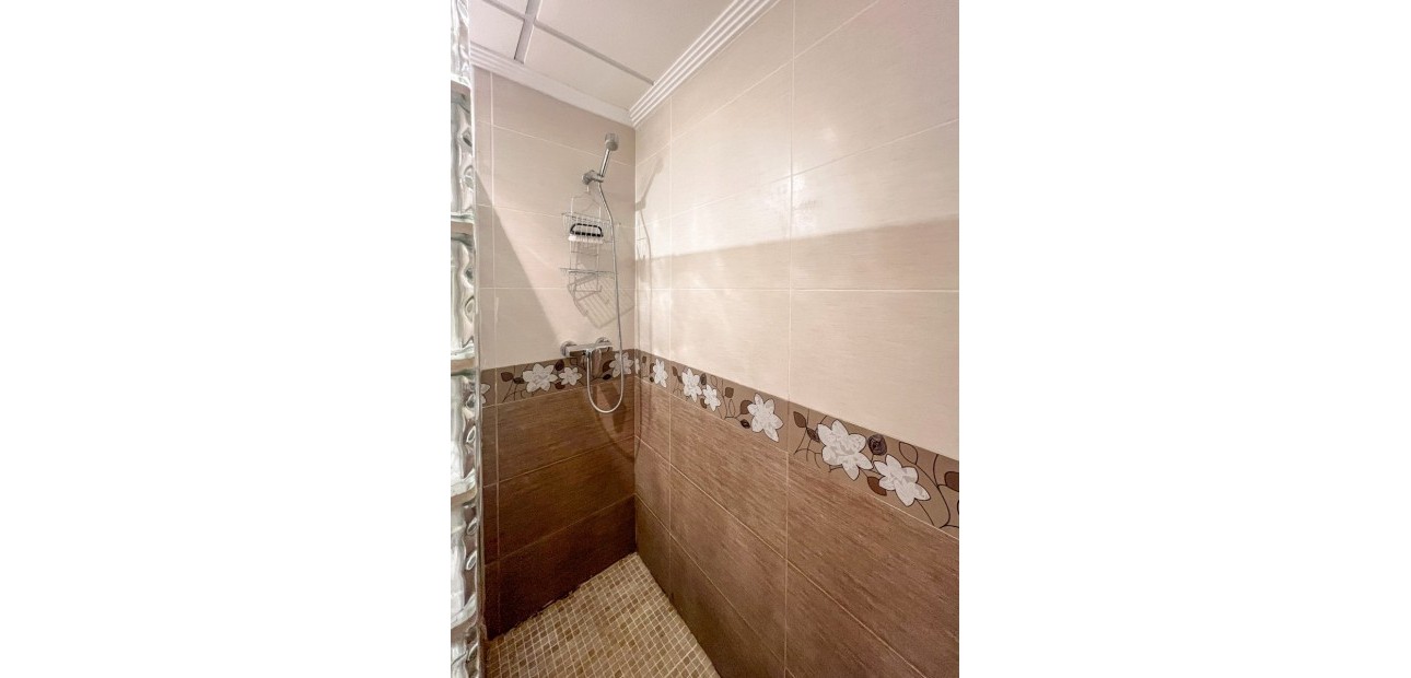 Herverkoop - 1. Apartment / flat -
Playa Del Cura - Torrevieja