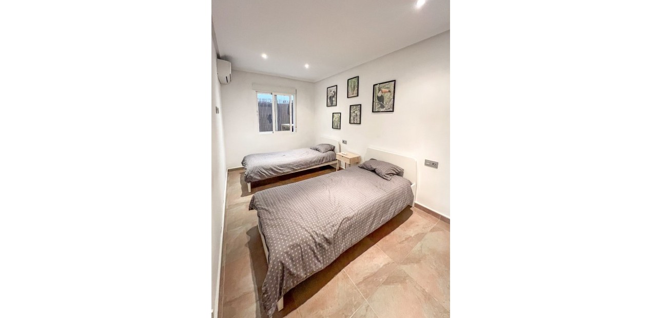 Herverkoop - 1. Apartment / flat -
Playa Del Cura - Torrevieja