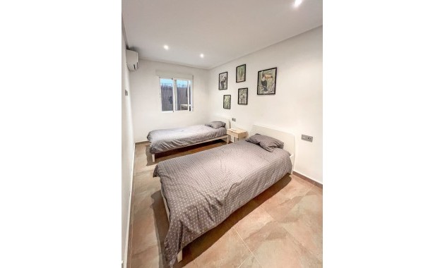 Herverkoop - 1. Apartment / flat -
Playa Del Cura - Torrevieja