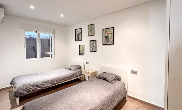 Herverkoop - 1. Apartment / flat -
Playa Del Cura - Torrevieja