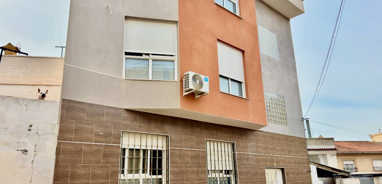 Herverkoop - Appartement / flat -
Benijofar