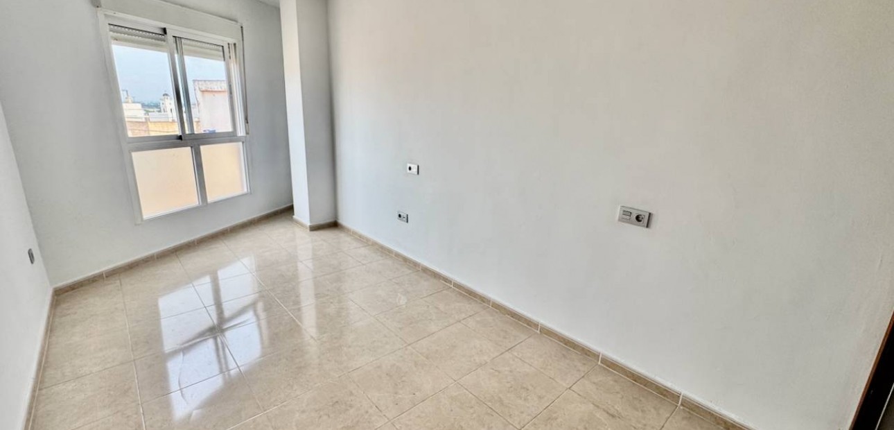 Herverkoop - Appartement / flat -
Benijofar