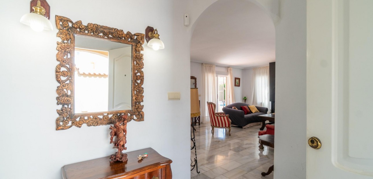 Herverkoop - Villa -
Orihuela Costa - La Zenia