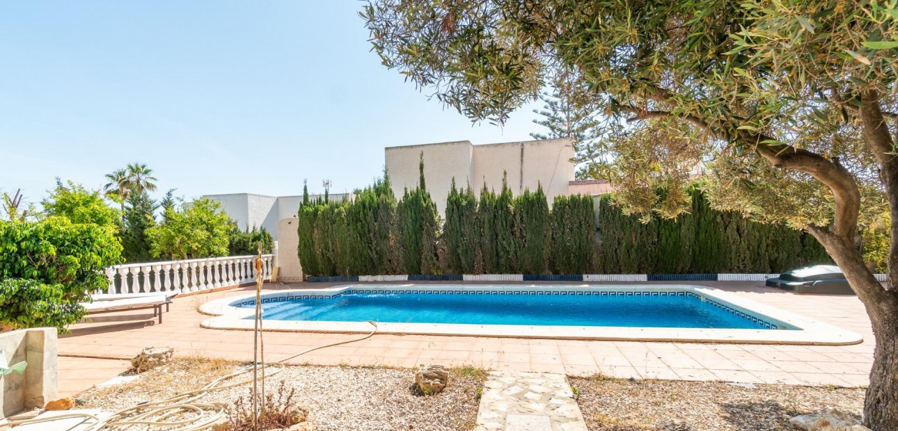 Herverkoop - Villa -
Orihuela Costa - La Zenia