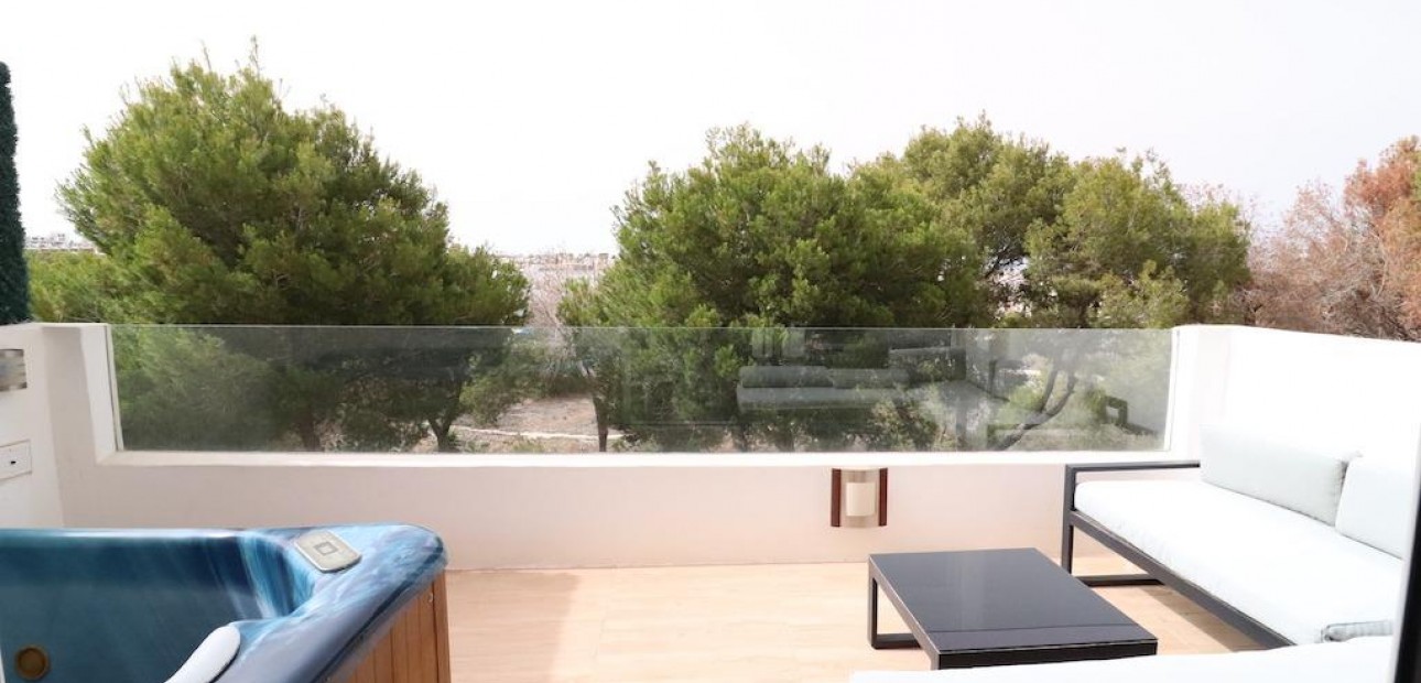 Sale - Villa -
Orihuela Costa - Montezenia