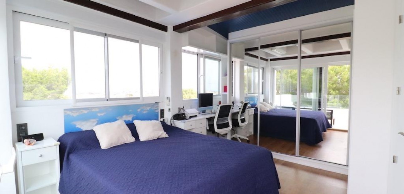 Sale - Villa -
Orihuela Costa - Montezenia