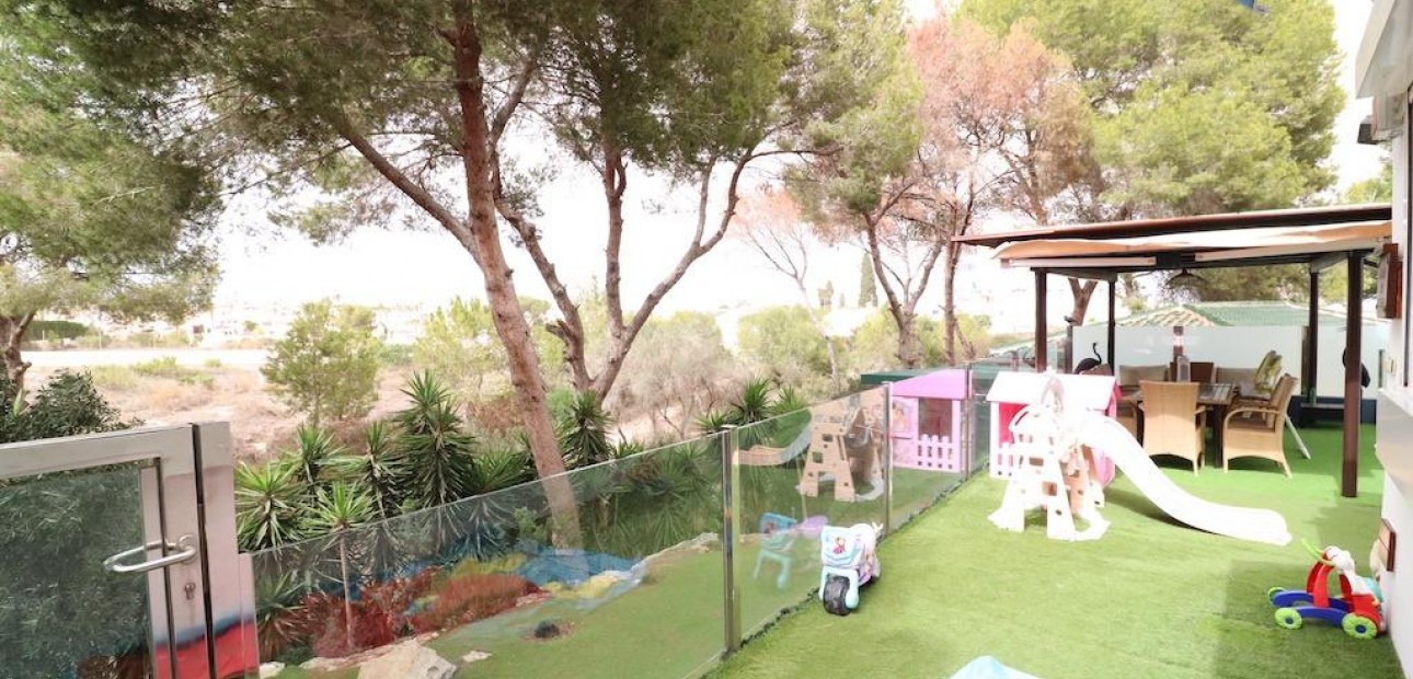 Sale - Villa -
Orihuela Costa - Montezenia