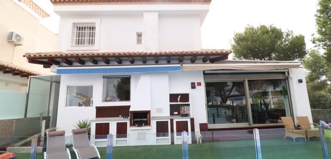 Sale - Villa -
Orihuela Costa - Montezenia