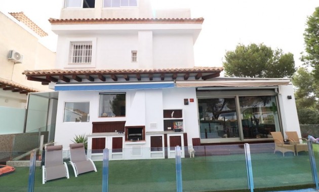 Sale - Villa -
Orihuela Costa - Montezenia