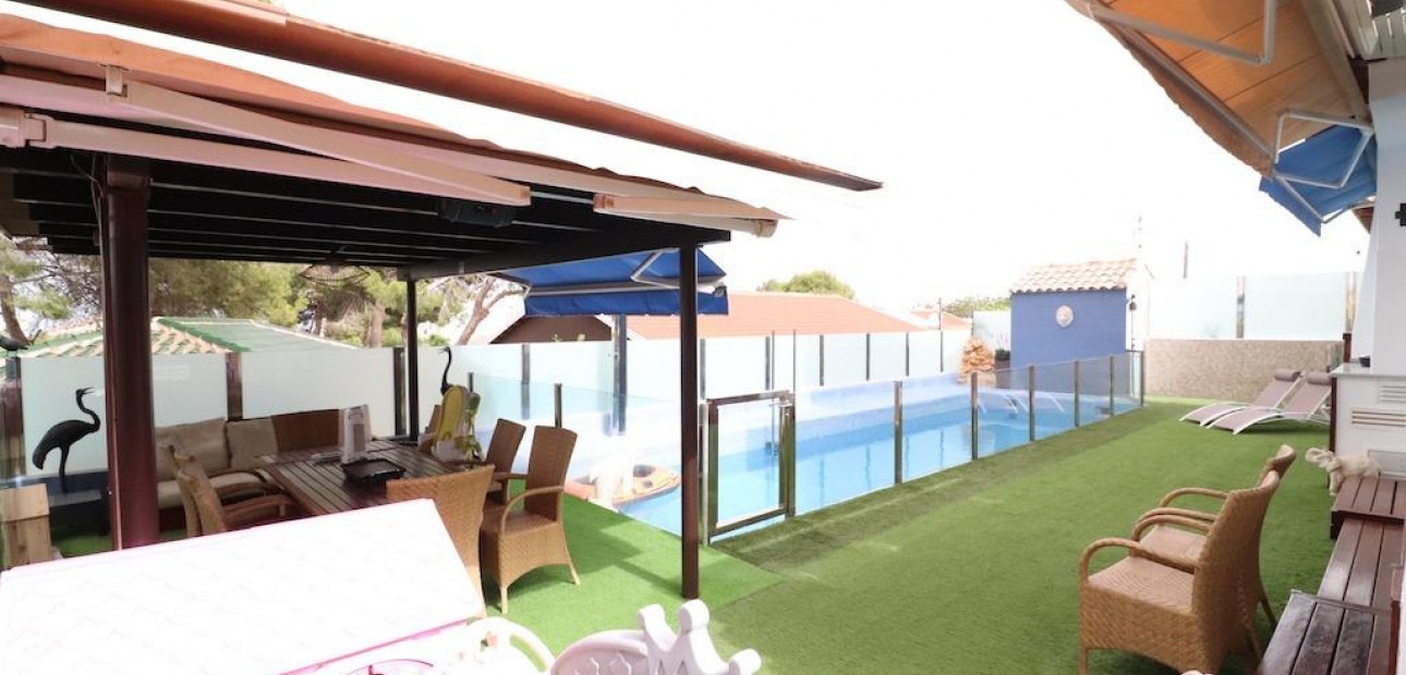 Sale - Villa -
Orihuela Costa - Montezenia