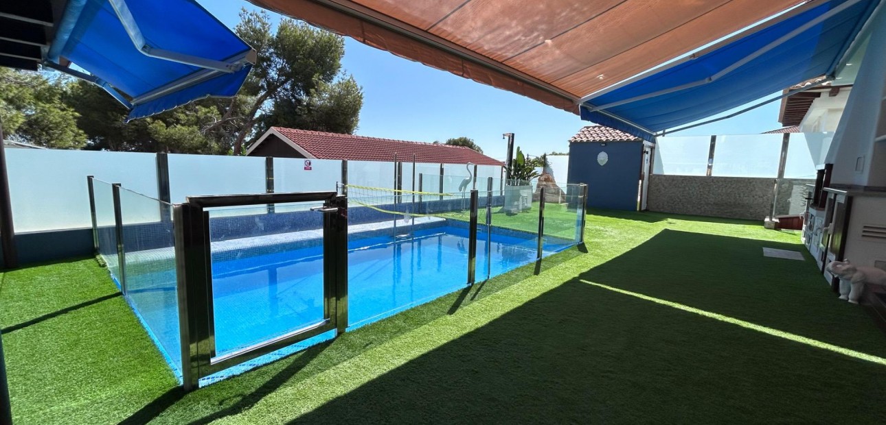 Sale - Villa -
Orihuela Costa - Montezenia