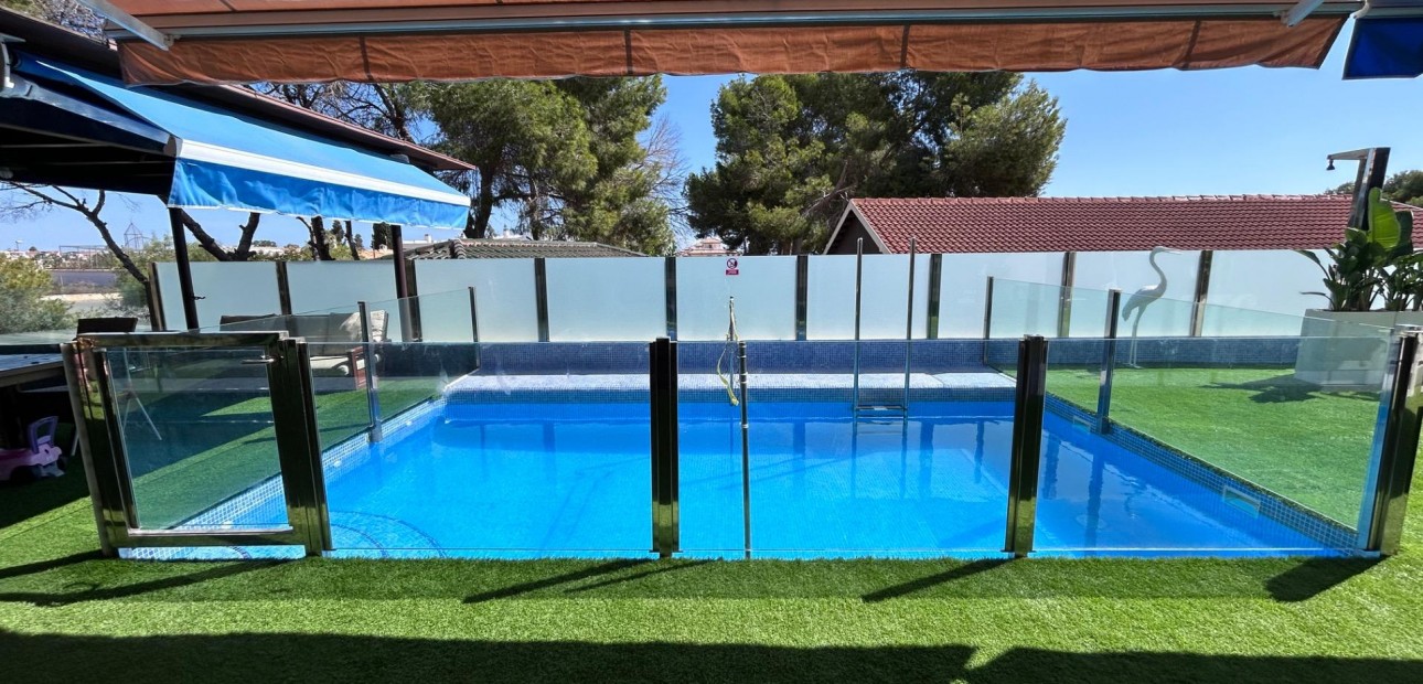 Sale - Villa -
Orihuela Costa - Montezenia