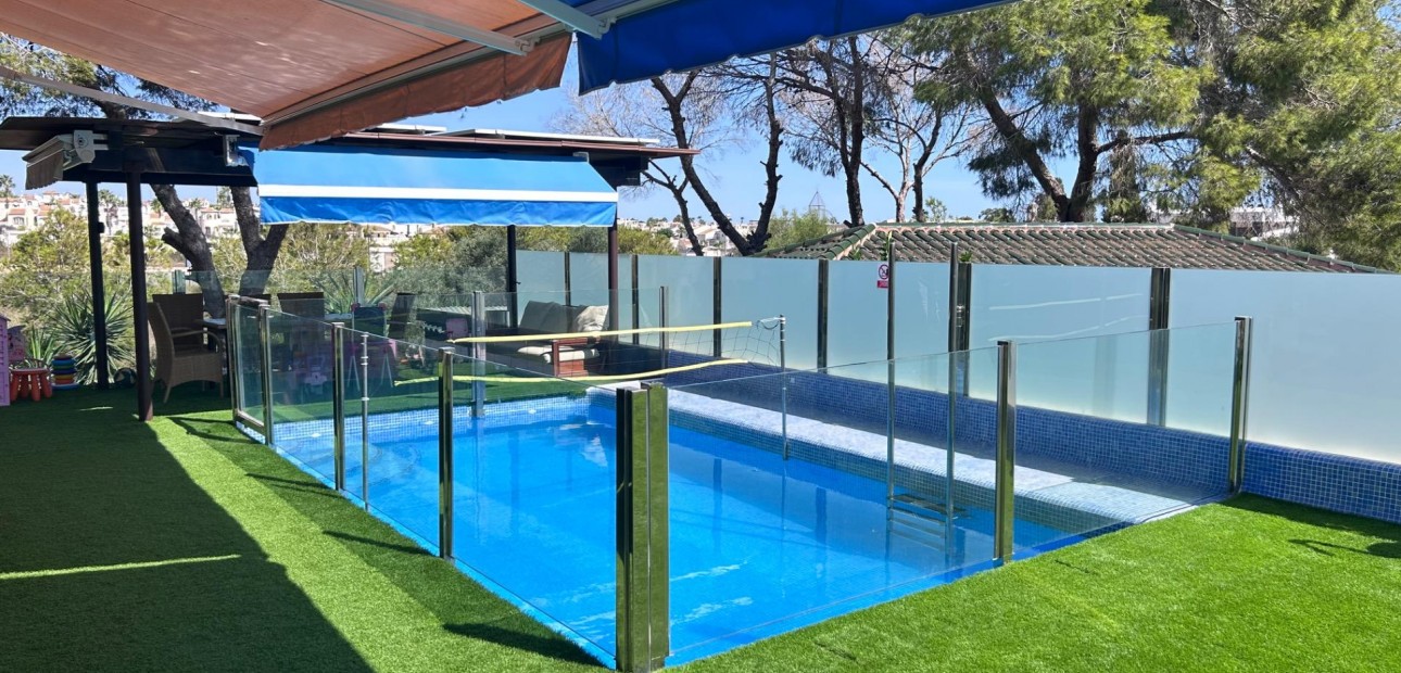 Sale - Villa -
Orihuela Costa - Montezenia