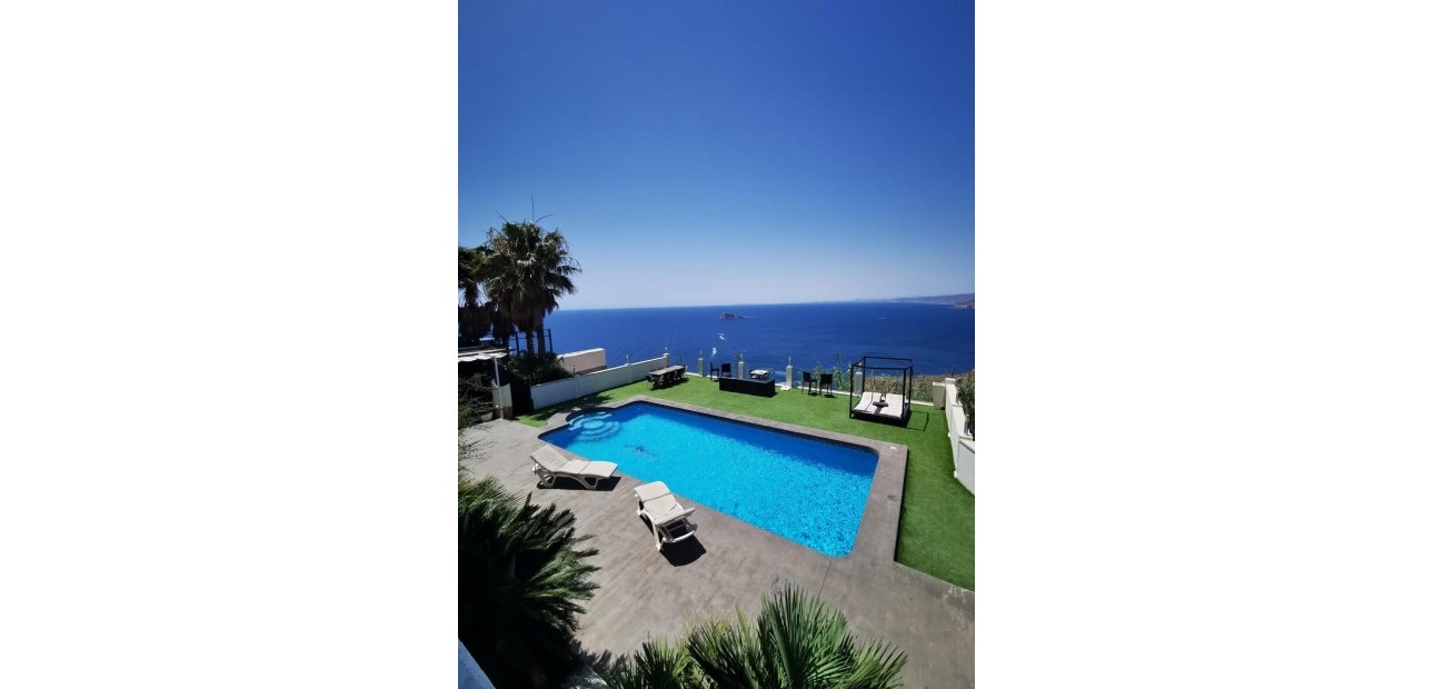 Sale - Villa -
Benidorm - Playa de Levante