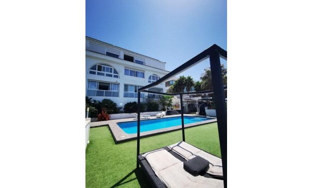 Sale - Villa -
Benidorm - Playa de Levante