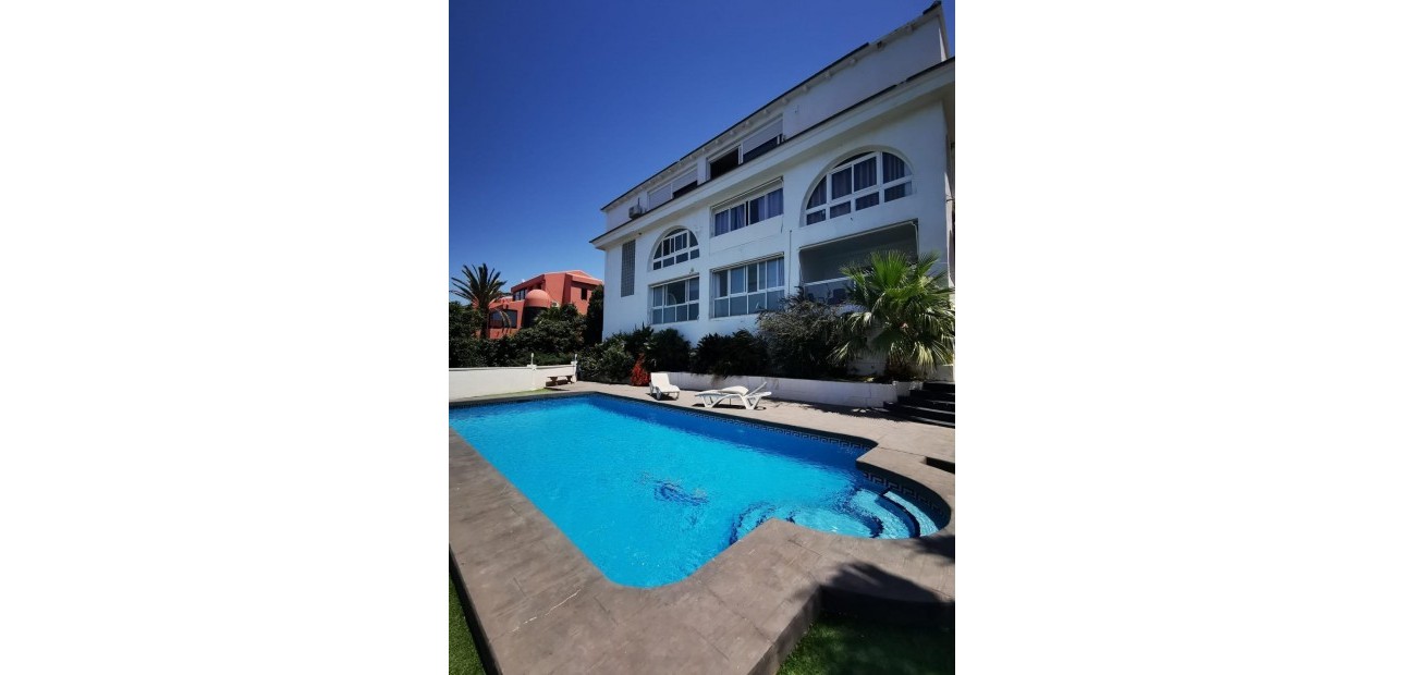 Sale - Villa -
Benidorm - Playa de Levante