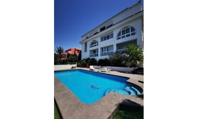 Sale - Villa -
Benidorm - Playa de Levante