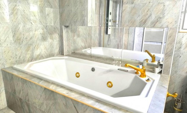 Sale - Villa -
Benidorm - Playa de Levante