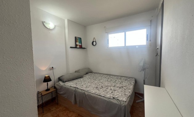 Herverkoop - Appartement / flat -
Torrevieja - Playa de los locos