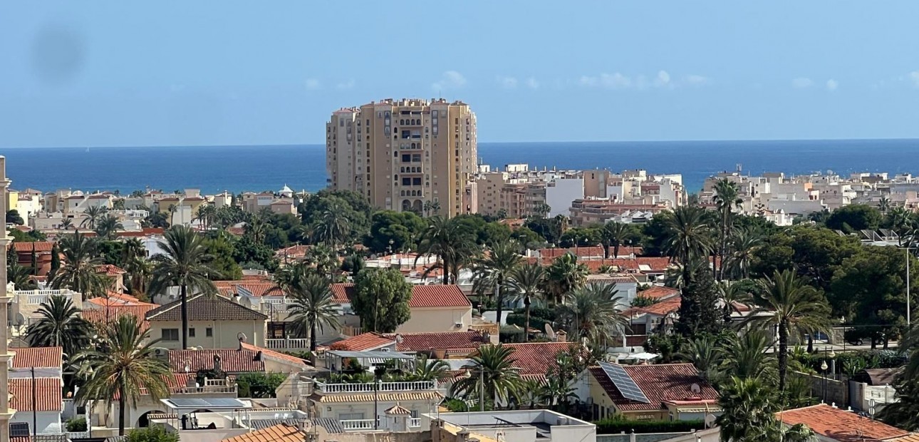 Herverkoop - Appartement / flat -
Torrevieja - Playa de los locos