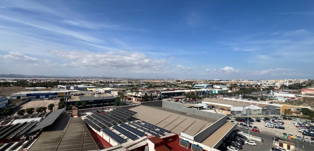 Herverkoop - Appartement / flat -
Torrevieja - Playa de los locos