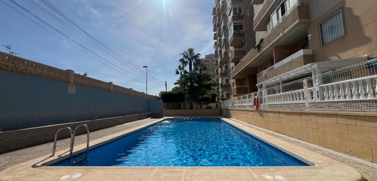 Herverkoop - Appartement / flat -
Torrevieja - Playa de los locos