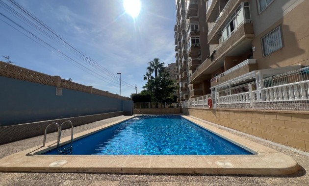 Herverkoop - Appartement / flat -
Torrevieja - Playa de los locos