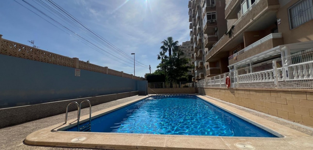 Herverkoop - Appartement / flat -
Torrevieja - Playa de los locos