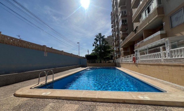 Herverkoop - Appartement / flat -
Torrevieja - Playa de los locos