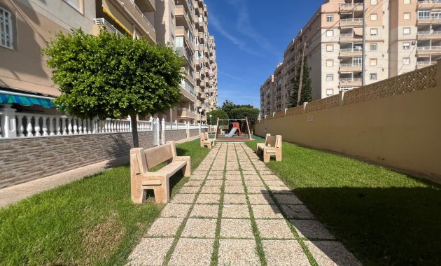 Herverkoop - Appartement / flat -
Torrevieja - Playa de los locos