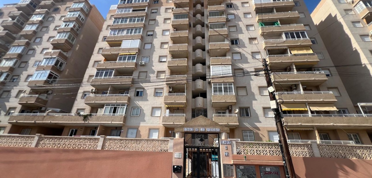 Herverkoop - Appartement / flat -
Torrevieja - Playa de los locos