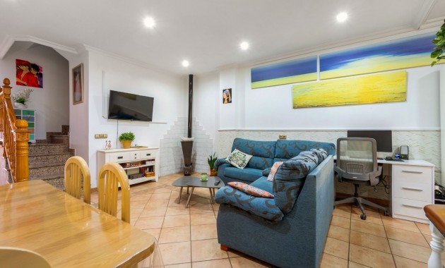 Herverkoop - Herenhuis -
Rojales - Rojales - Village