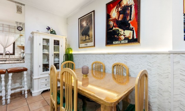 Herverkoop - Herenhuis -
Rojales - Rojales - Village