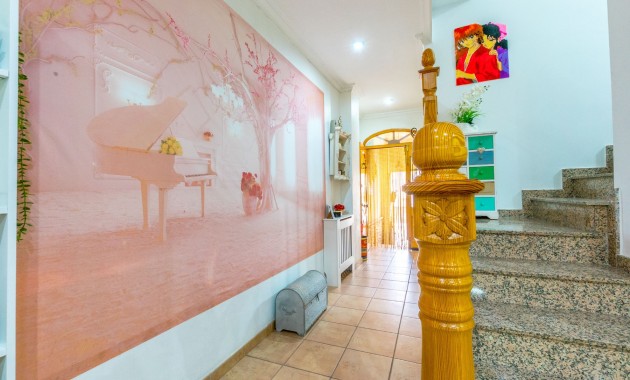 Herverkoop - Herenhuis -
Rojales - Rojales - Village