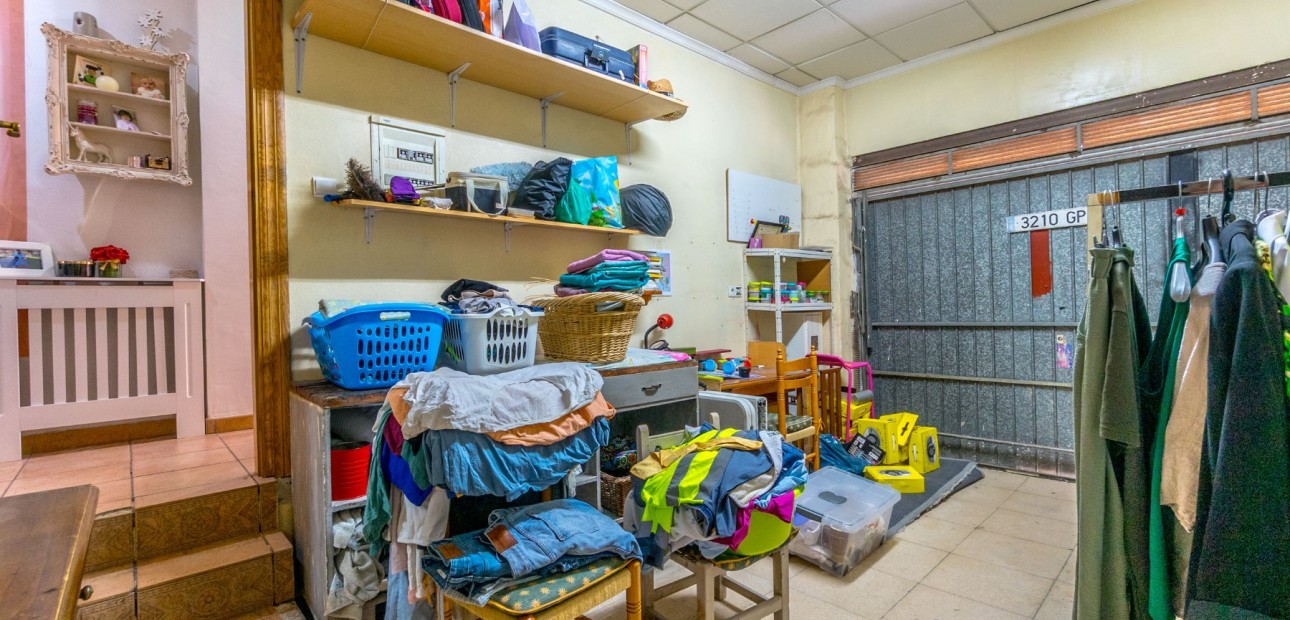 Herverkoop - Herenhuis -
Rojales - Rojales - Village