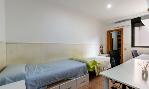 Herverkoop - Herenhuis -
Rojales - Rojales - Village