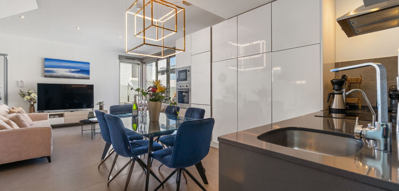 Herverkoop - Detached Villa -
Orihuela Costa - Villamartin