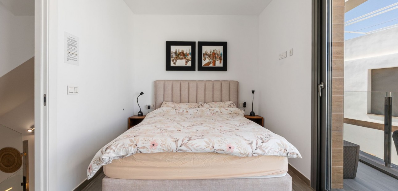 Herverkoop - Detached Villa -
Orihuela Costa - Villamartin