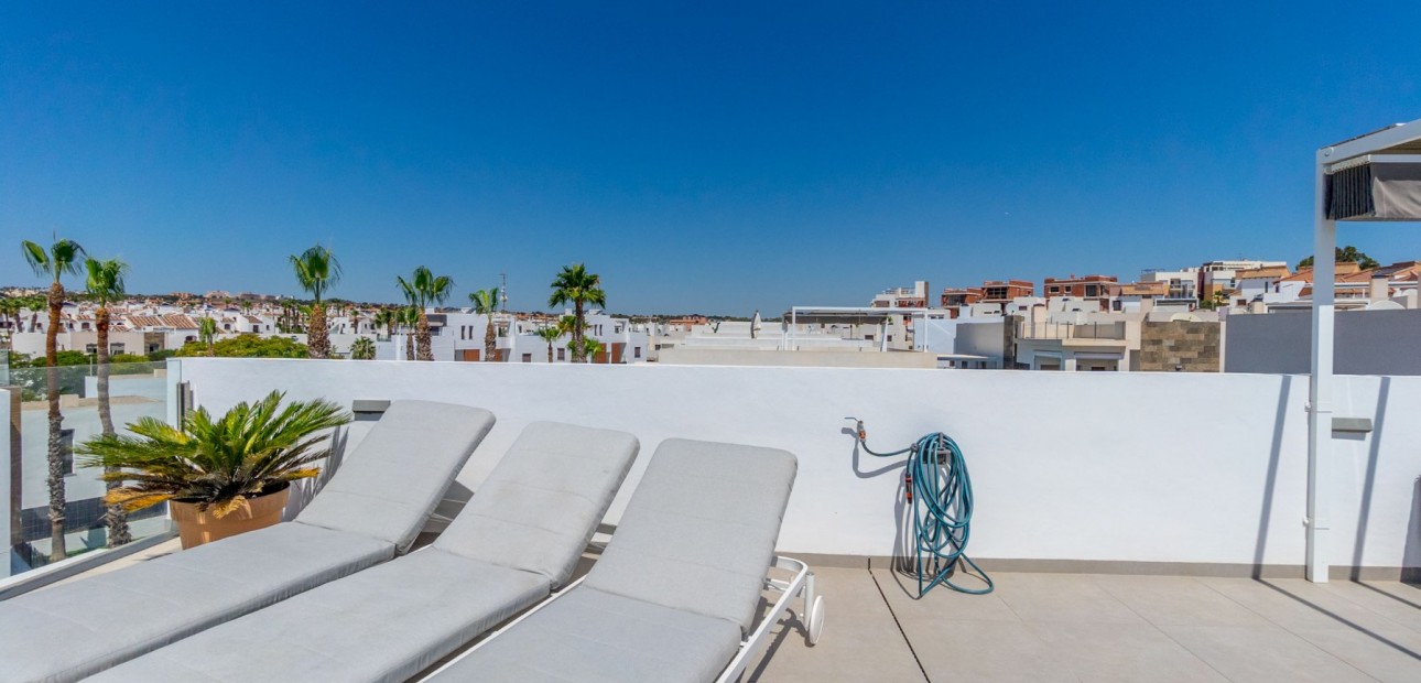 Herverkoop - Detached Villa -
Orihuela Costa - Villamartin