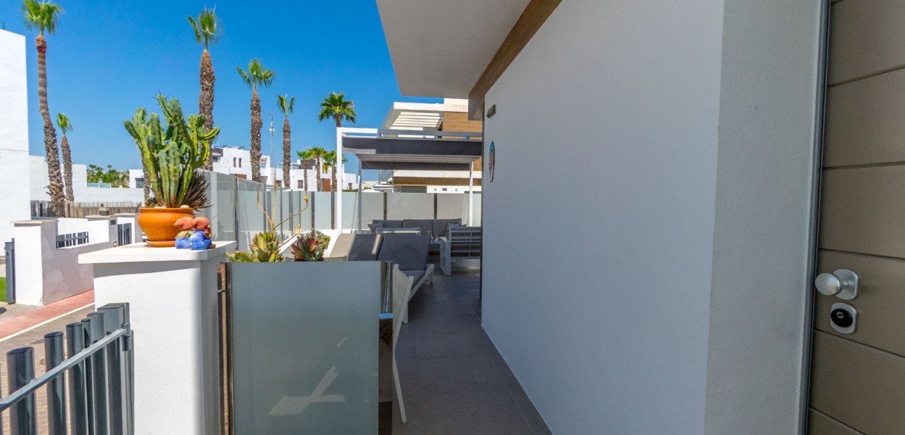Herverkoop - Detached Villa -
Orihuela Costa - Villamartin