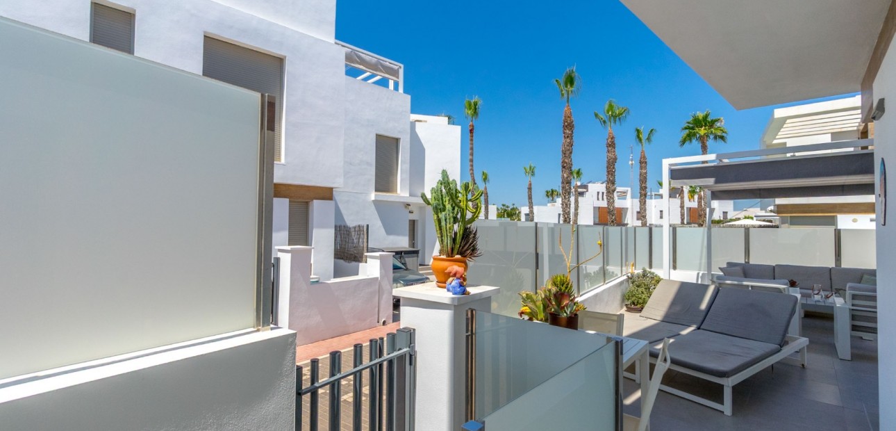 Herverkoop - Detached Villa -
Orihuela Costa - Villamartin