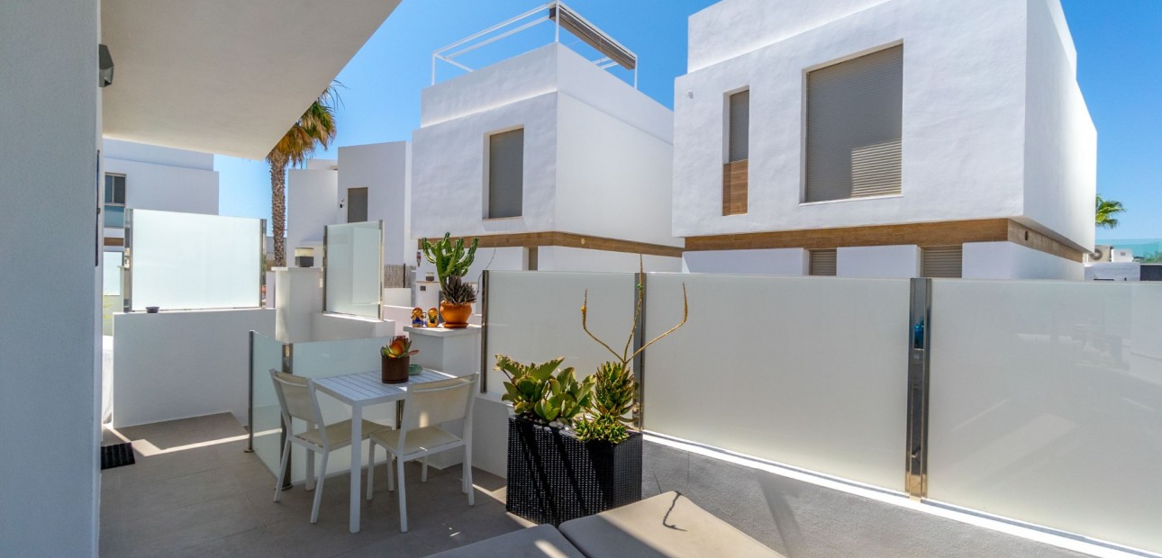 Herverkoop - Detached Villa -
Orihuela Costa - Villamartin